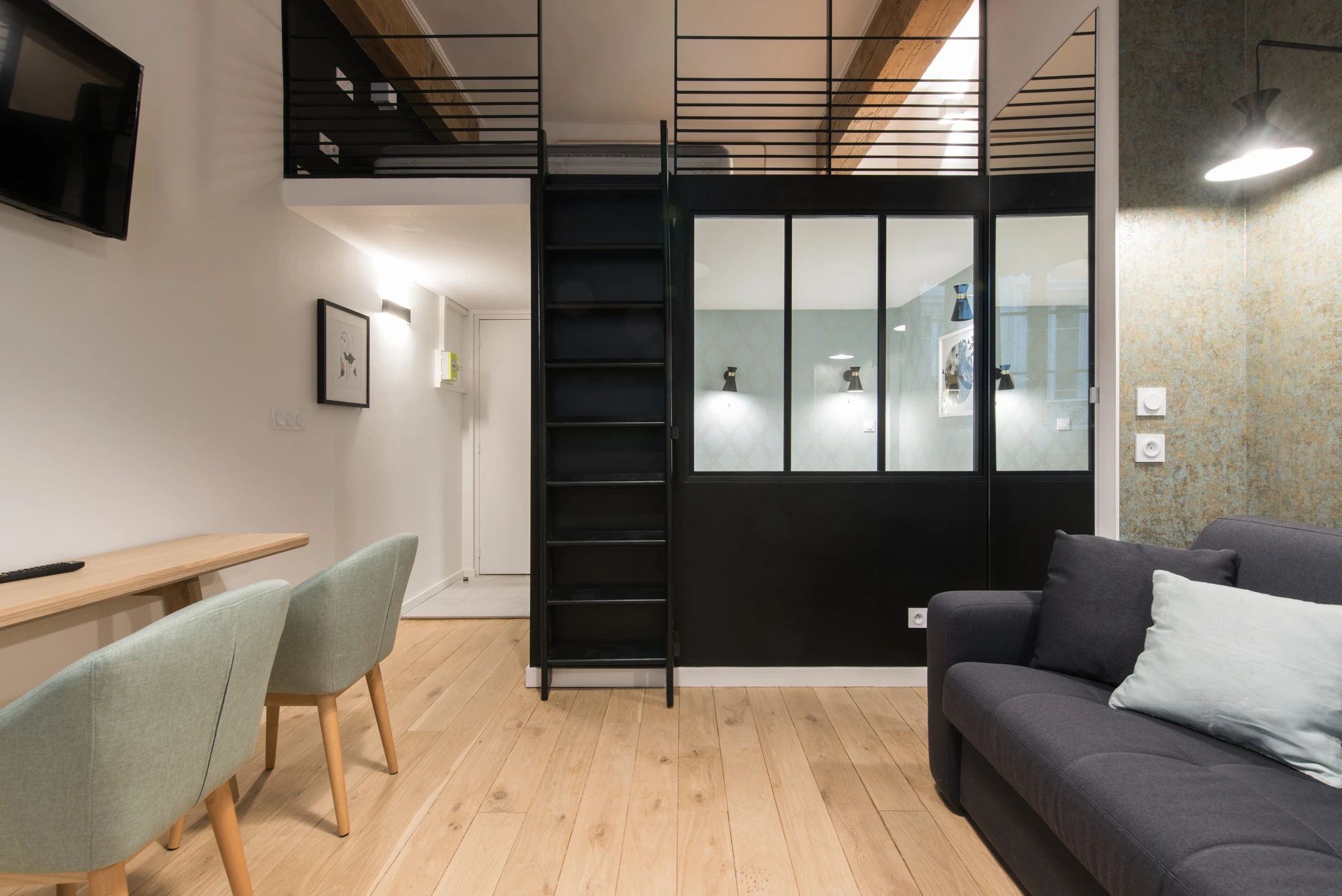 Salon avec montée sur chambre